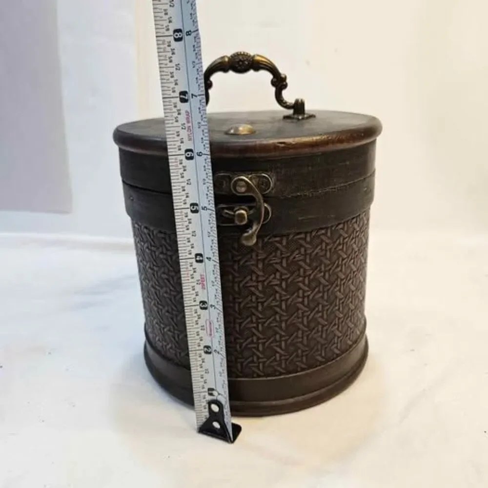 Vintage Style Round Decorative Storage Box